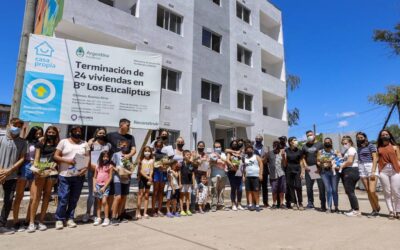 Entrega de créditos hipotecarios y viviendas en Quilmes Oeste