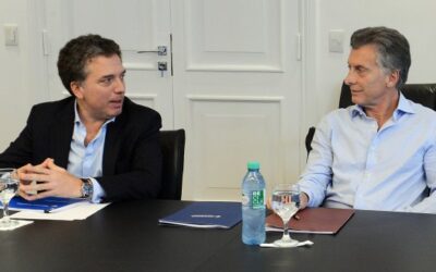 Denuncian a Dujovne ante la Justicia federal por maniobras de fuga de dinero