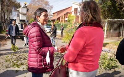 Mayra dialogó con vecinos, visitó comercios y supervisó los trabajos de poda correctiva que se realizaron en Don Bosco