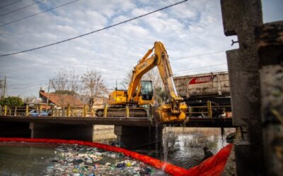 El Municipio sigue con los operativos de limpieza en los arroyos, de erradicación de microbasurales y con los trabajos de bacheo