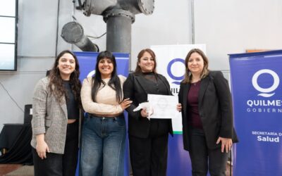 Acto de graduación de la primera camada de profesionales de la salud egresados de las residencias municipales de La Matera y Don Bosco